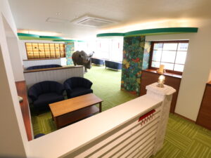 スタッフエース万代校エースグループ