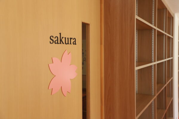 スタッフエース万代校エースグループ