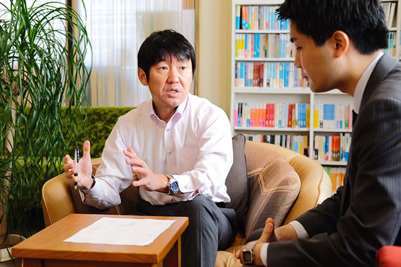 イメージ●形のないものを売る難しさ。形のないものを売る楽しさ。